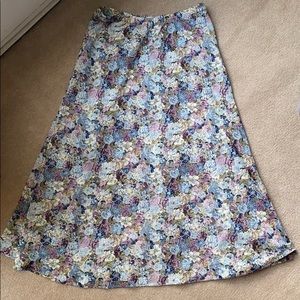 VINTAGE flower skirt 🌼🌈 Size SMALL!